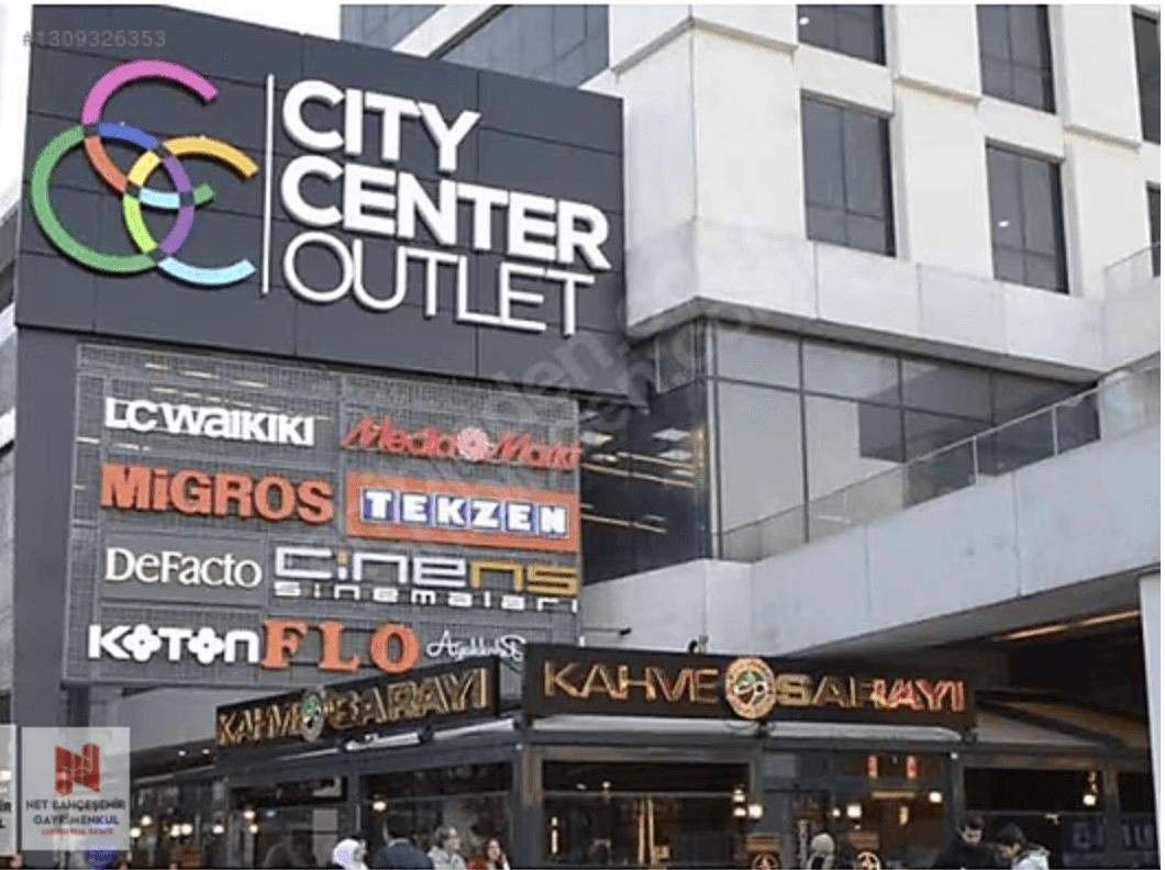 Esenyurt İnönü Mahallesi'ndeki teraslı satılık 5+2 dubleks dairenin yakınındaki City Center
