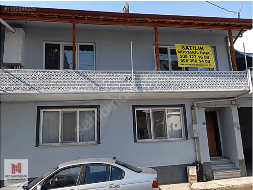 İznik Gölü yakınındaki üç daireli satılık müstakil binanın dış cephesi