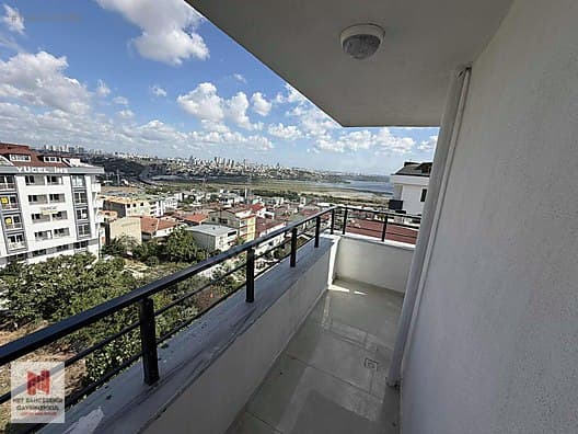 Avcılar Tahtakale'deki manzaralı satılık 3+1 dairenin fotoğrafı