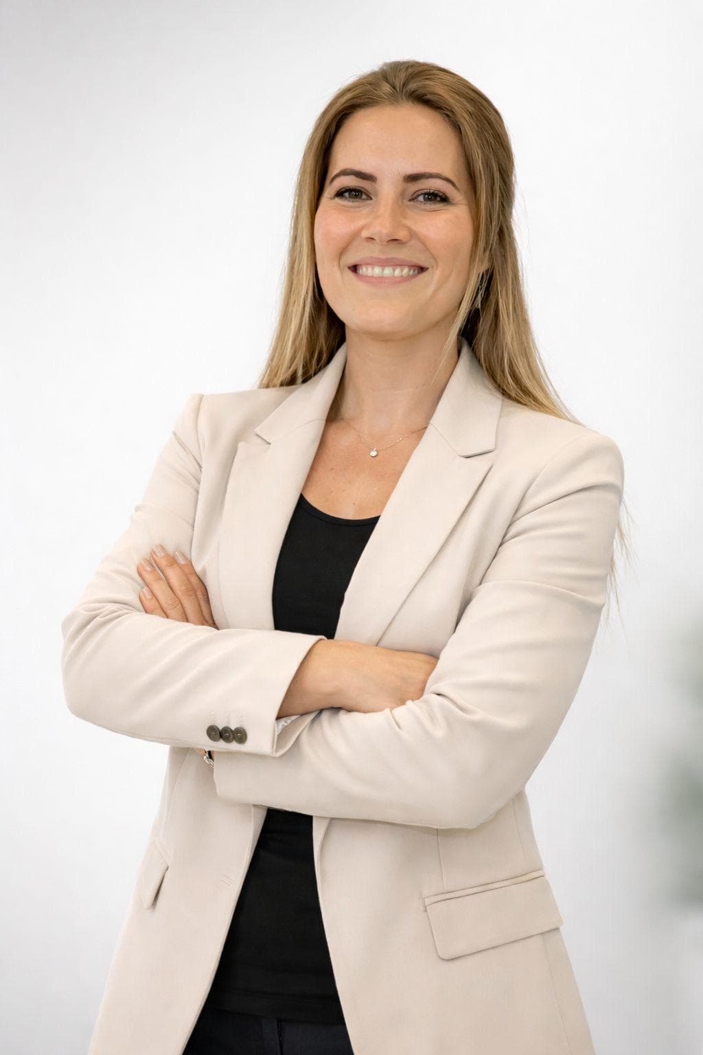 NetBahçeşehir gayrimenkul danışmanı Sinem Güngör'ün portre fotoğrafı